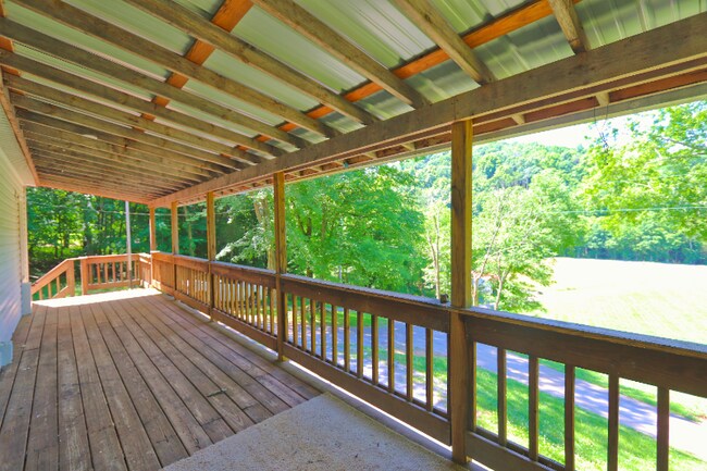 Building Photo - 671 Wolf Hill Rd