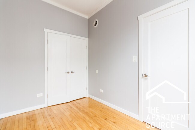Foto del edificio - 2112 W Division St
