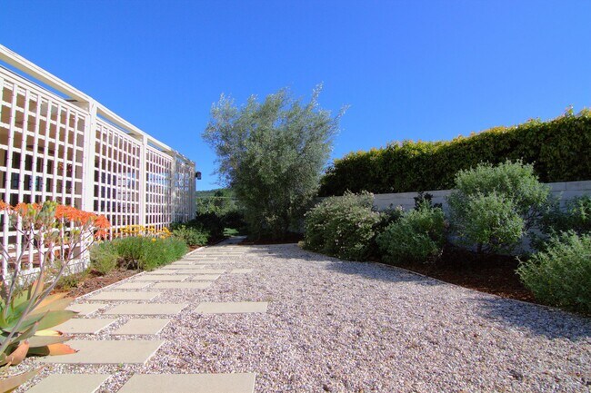 Building Photo - Architect’s Dream with Panoramic Valley Views in Private Calabasas Cul-de-Sac