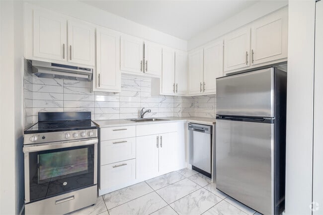 Unit 705 - Côte Vertu