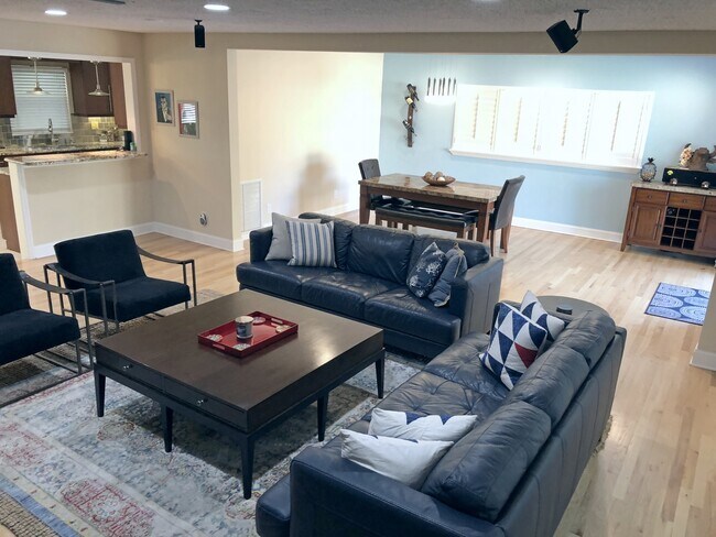 Foto del edificio - South Tampa 3 Bed, 2 Bath with Large Backyard