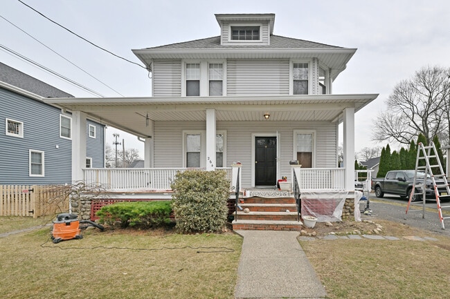 Building Photo - 264 Morse Ave