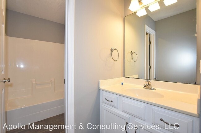 Foto del edificio - 3 br, 2.5 bath House - 13650 Hunter Dr