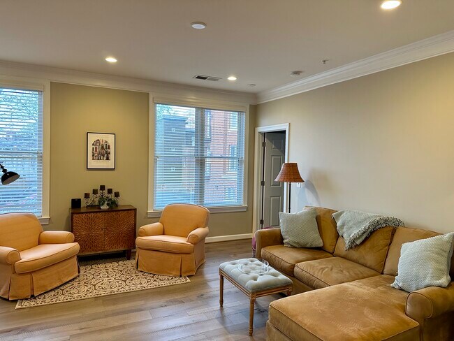 Foto del edificio - 35 E All Saints St