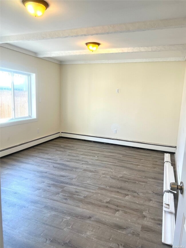 Building Photo - 138 Woodfield Rd