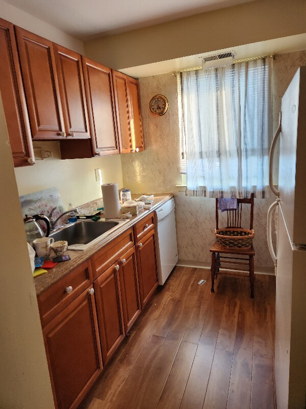 Building Photo - 9921 Bustleton Ave