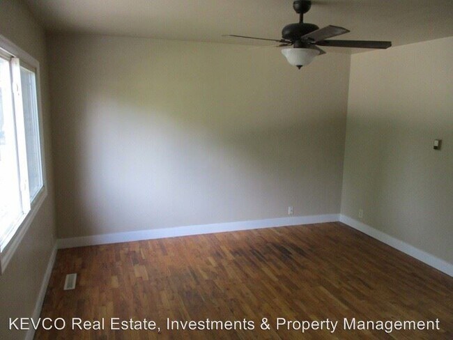 Foto del edificio - 314-320 Alpert Ave