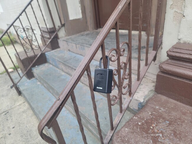 Foto del edificio - 100 Linden Ave
