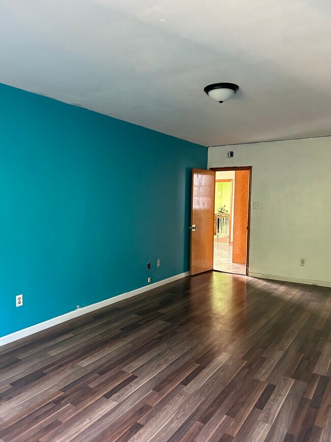 Foto del edificio - 70 Humphrey Ave