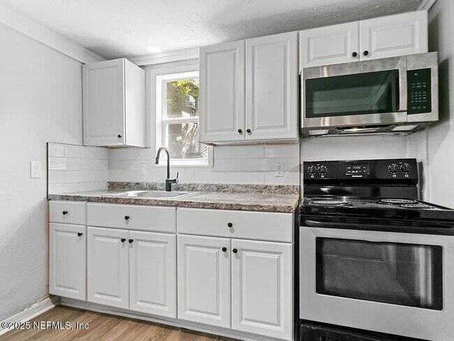 Foto del edificio - 1424 E 25th St