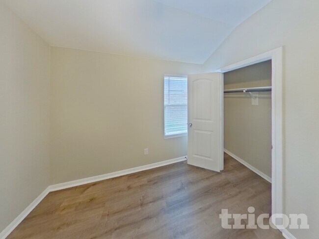 Foto del edificio - 752 Rutherford Dr