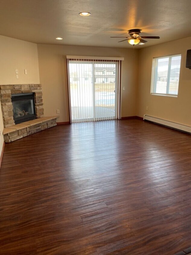 Primary Photo - 2 Bedroom, 2 Bathroom Lower Available