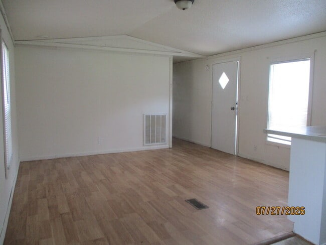 Building Photo - 139 Cypress Ln