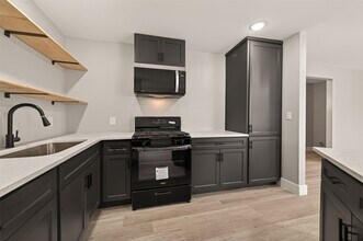 Building Photo - 3527 La Retama Dr