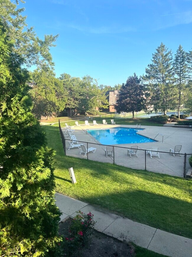 Building Photo - 484 Timber Ridge Dr