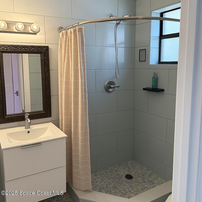 Foto del edificio - 1560 Anchor Ln