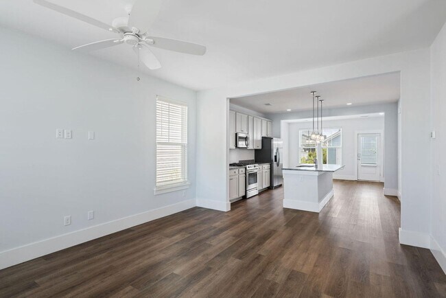 Foto del edificio - Charming 3 Bedroom in Midtown Nexton