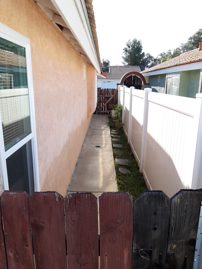 Foto del edificio - 39651 Knollridge Dr