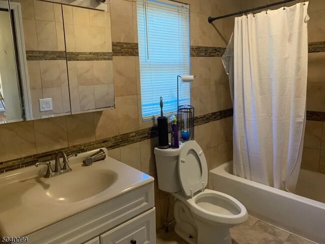 Foto del edificio - 130 Valley View Dr