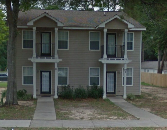 102 White Dr, Tallahassee, FL 32304 Townhouse for Rent in Tallahassee