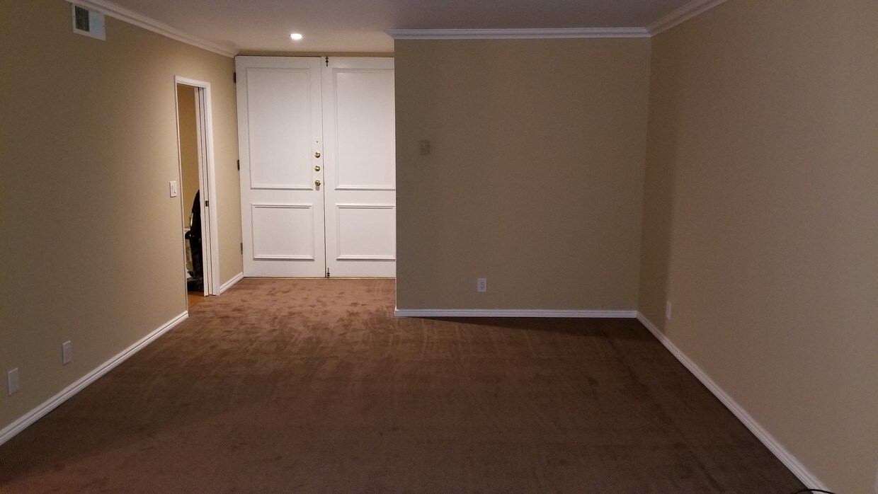 5870 Green Valley Cir, Culver City, CA 90230 Condo for Rent in Culver