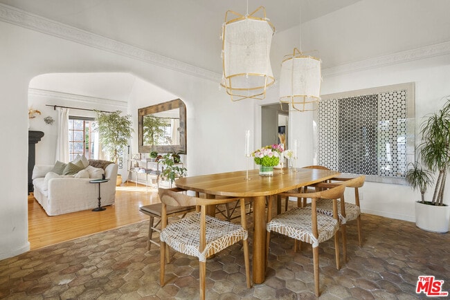 Foto del edificio - 105 S La Jolla Ave