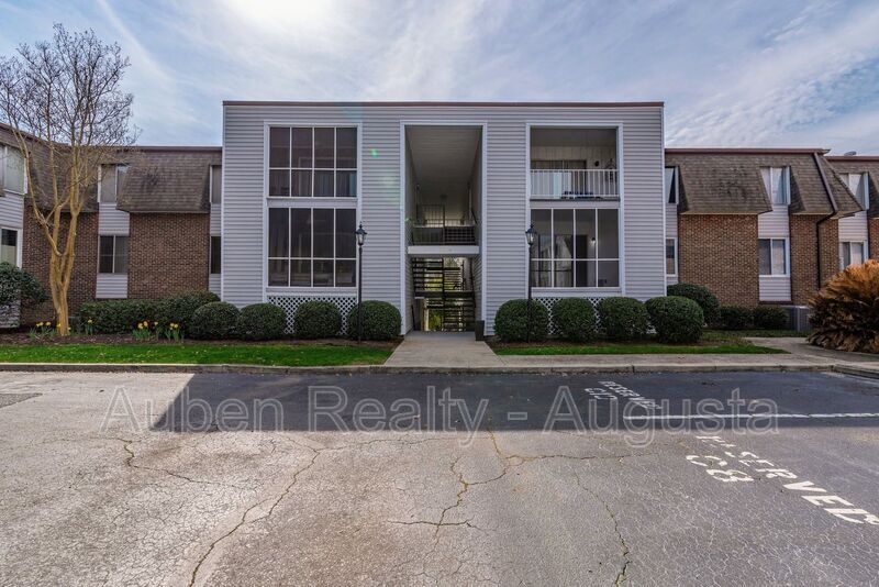 Primary Photo - 325 Laurens St SW
