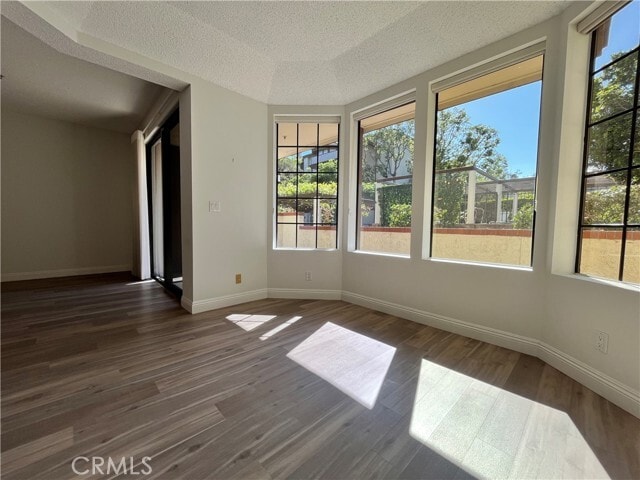 Building Photo - 2567 Plaza del Amo