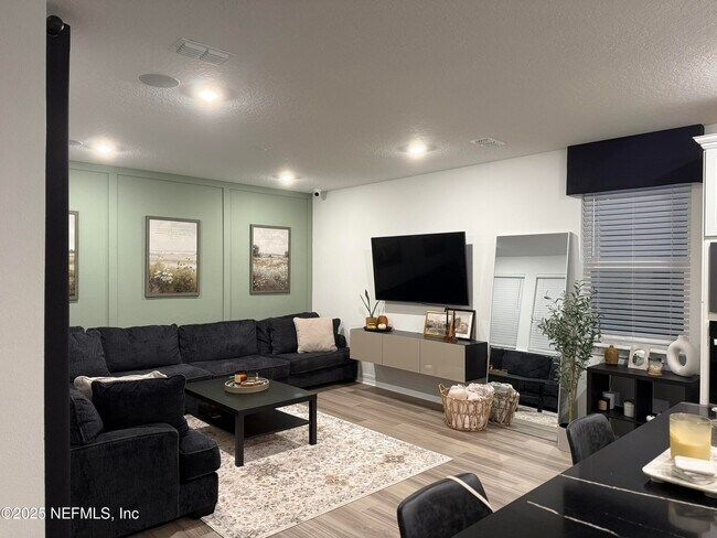 Foto del edificio - 516 Stillwater Ln