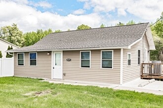 Building Photo - 4579 Summit Bridge Rd
