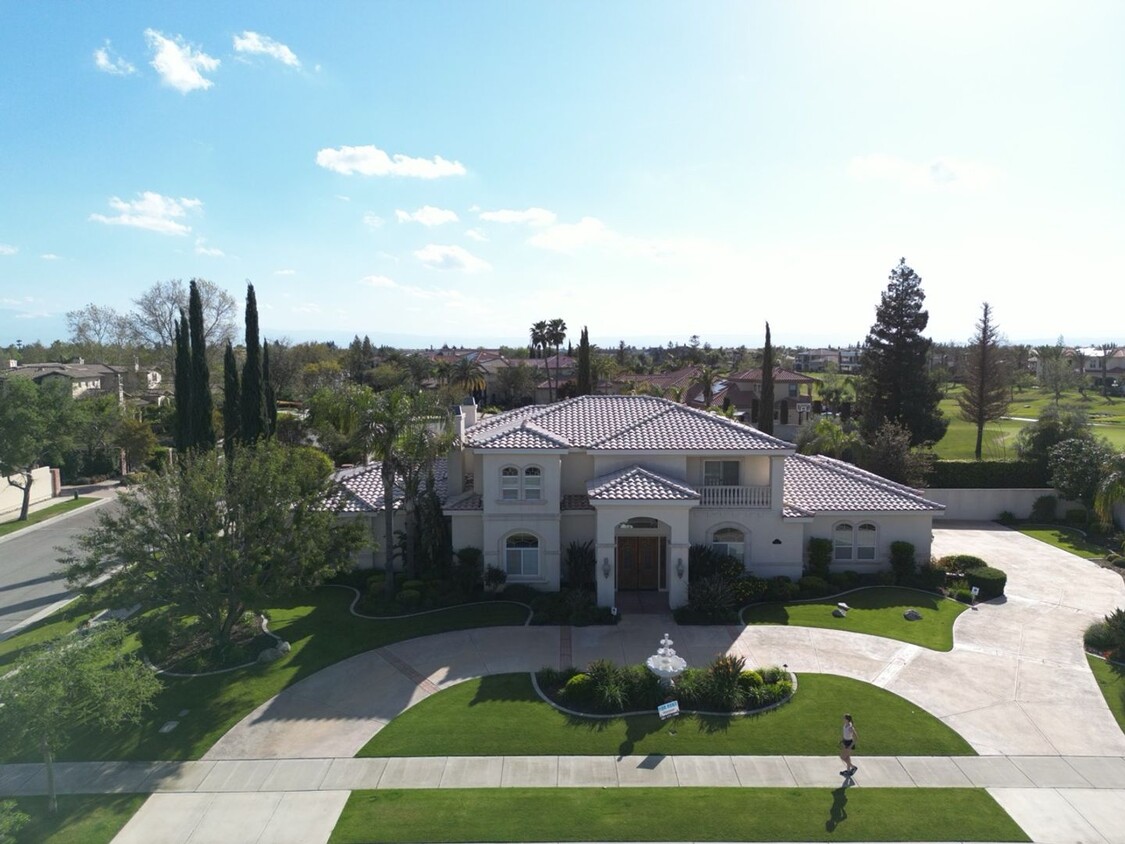 Primary Photo - Elegant 6-Bedroom Estate with Balconies in...