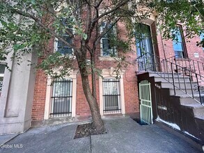 Building Photo - 390 Clinton Ave