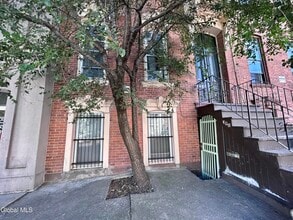 Building Photo - 390 Clinton Ave
