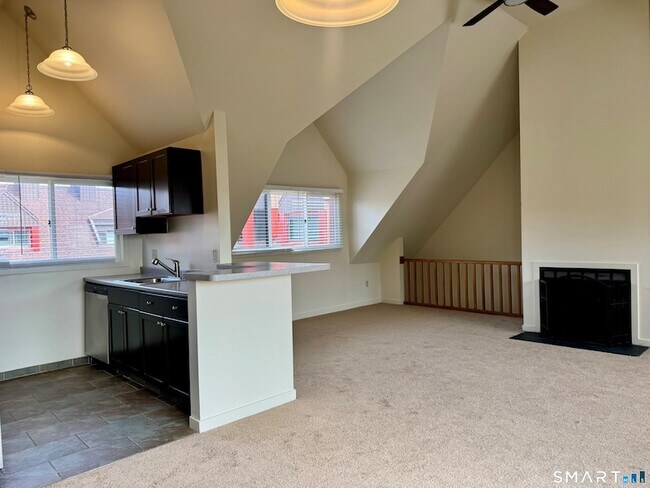 Foto del edificio - 112 Montoya Dr