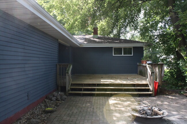 Building Photo - 3 Bedroom Ranch in Appleton