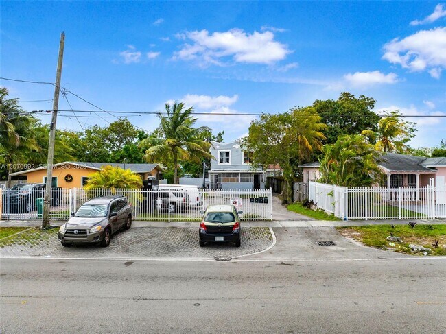 Foto del edificio - 1236 NW 28th St