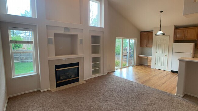 Building Photo - 452 Fox Run Circle