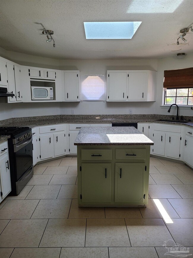 Building Photo - 9024 Caribbean Dr