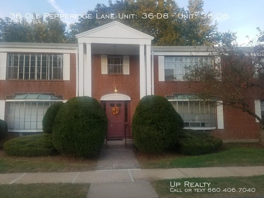 Primary Photo - 36 Old Pepperidge Ln