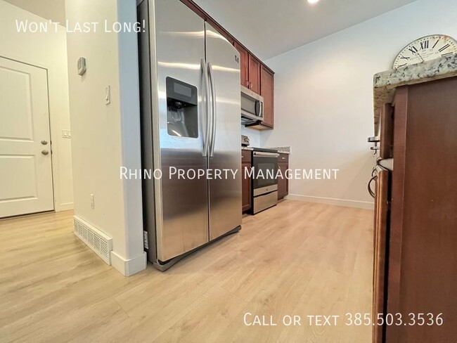 Building Photo - 1248 W Saddlebred Way