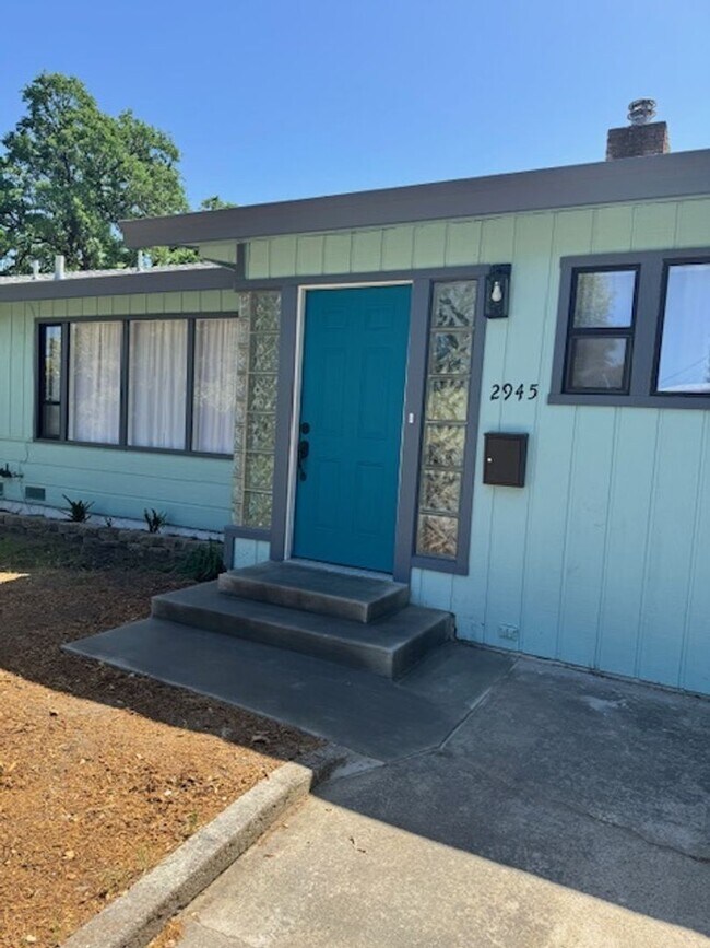Foto del edificio - Beautiful West Redding Home -Small Pets Co...