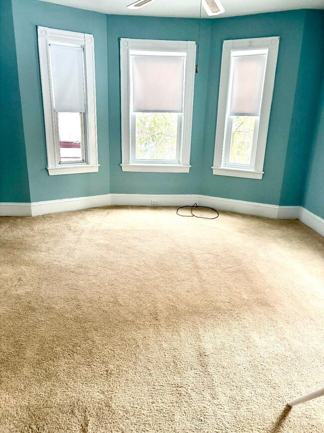 Building Photo - 74 Vernon St