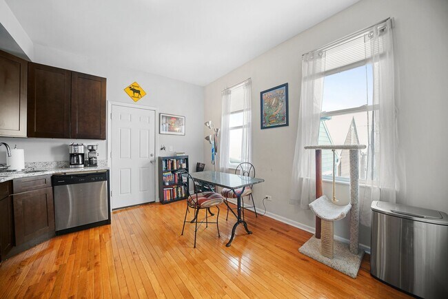 Foto del edificio - 3340 S Carpenter St