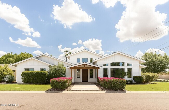 Foto del edificio - 3801 E Glenrosa Ave