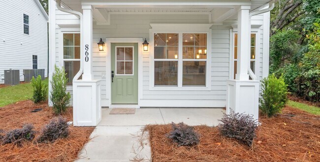 Foto del edificio - Modern New Build Minutes from Downtown Cha...