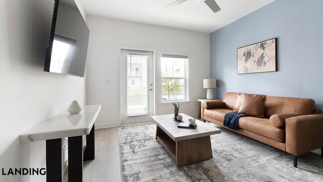 Foto del edificio - 12525 Tibbets Ln