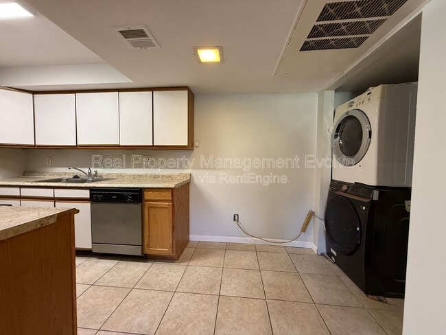 Foto del edificio - 1336 E Mountain View Rd