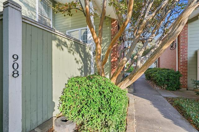 Foto del edificio - 6220 Bentwood Trail