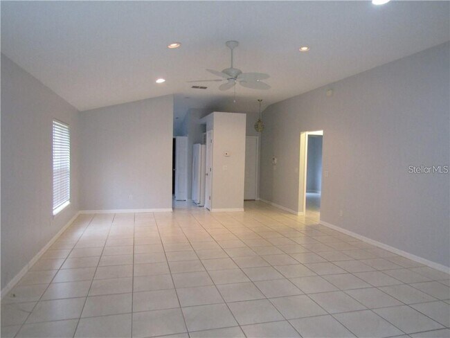 Building Photo - 3025 Andover Ct
