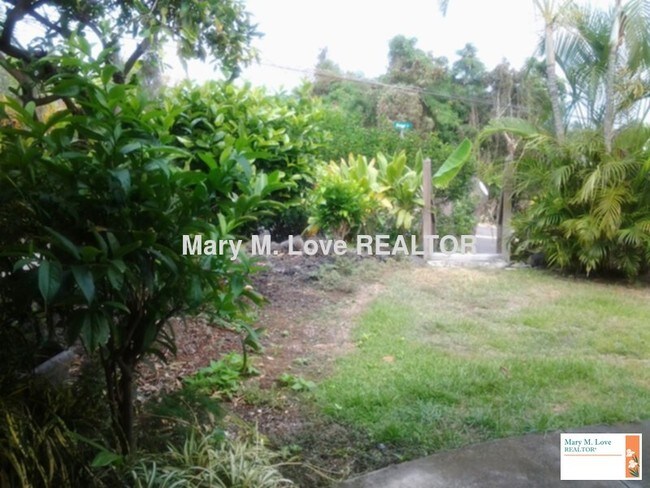 Building Photo - 77-327-327 Sunset Dr